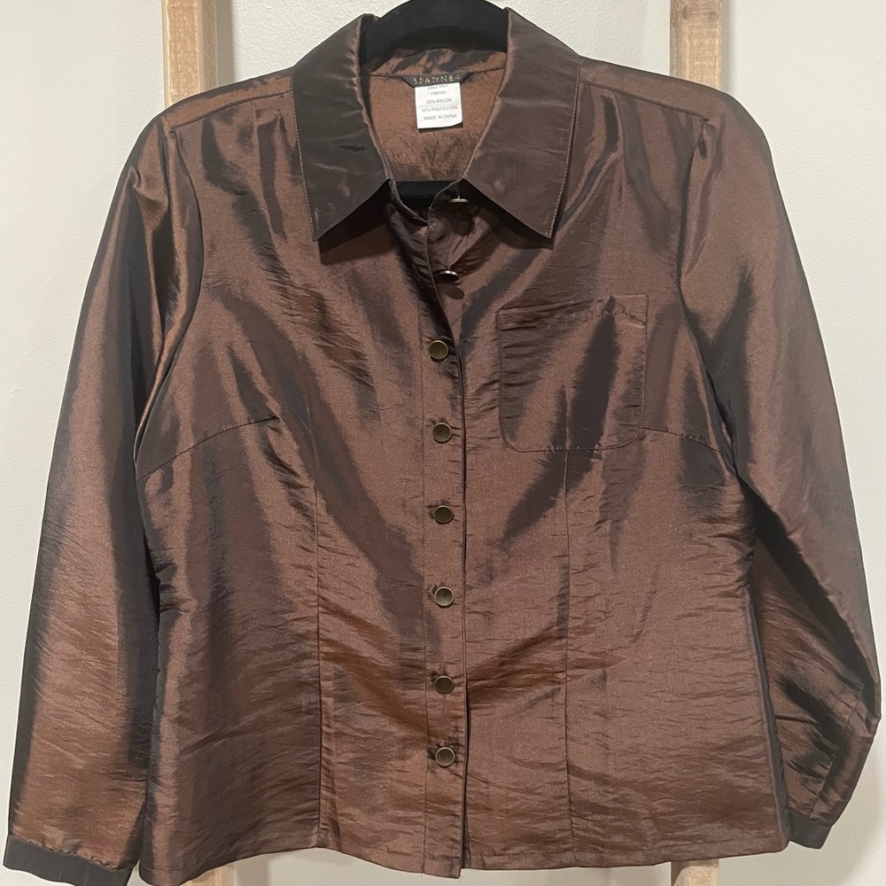 Spanner bronze and black blouse with a metallic cast.